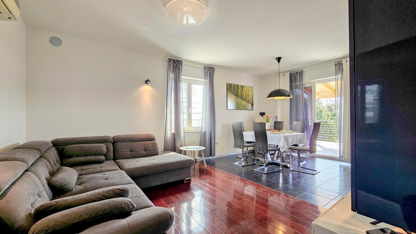 Casa Lutoma Βίλα Kmeti Εξωτερικό φωτογραφία