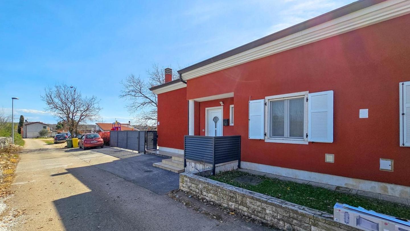 Casa Lutoma Βίλα Kmeti Εξωτερικό φωτογραφία