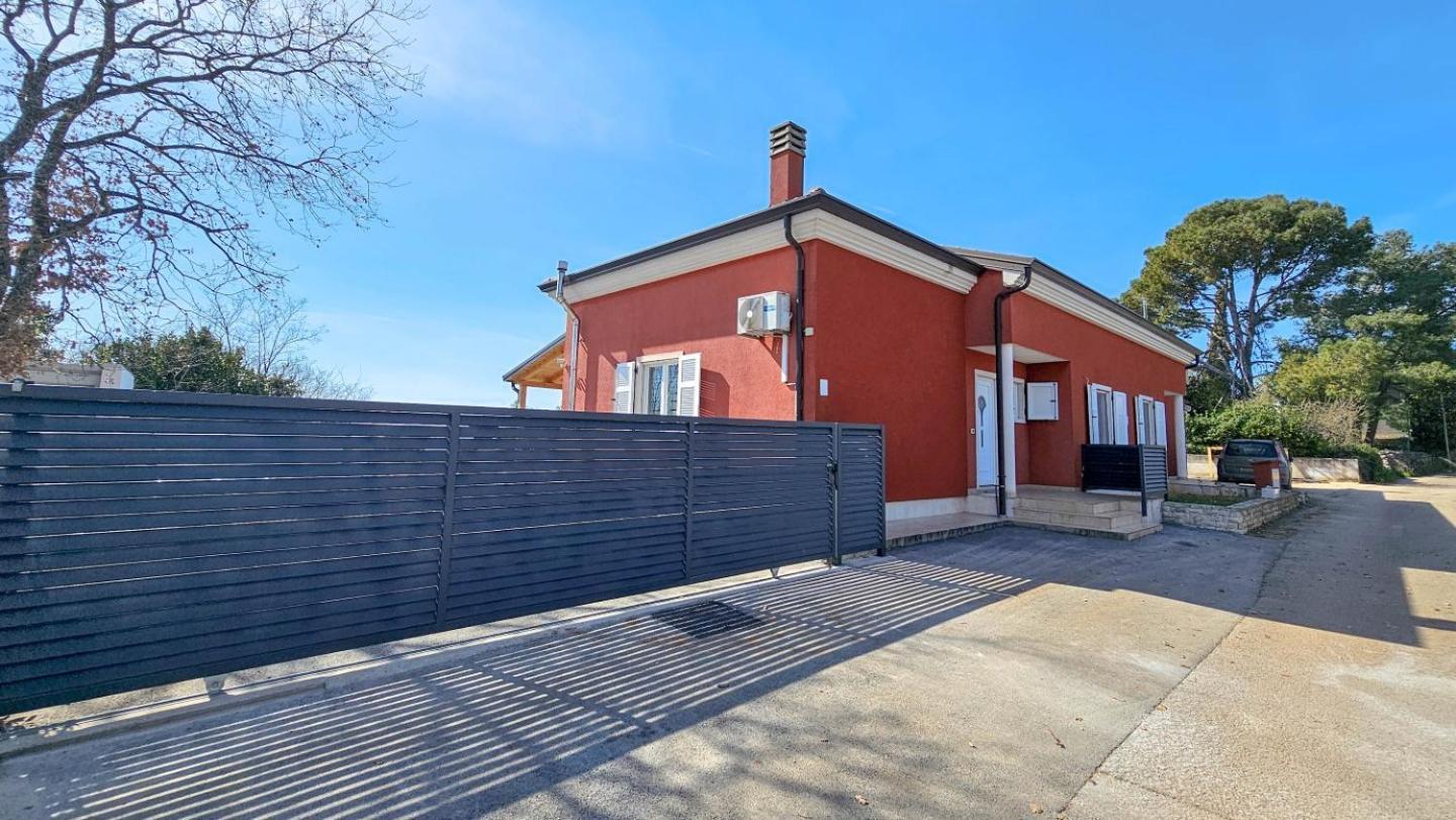 Casa Lutoma Βίλα Kmeti Εξωτερικό φωτογραφία